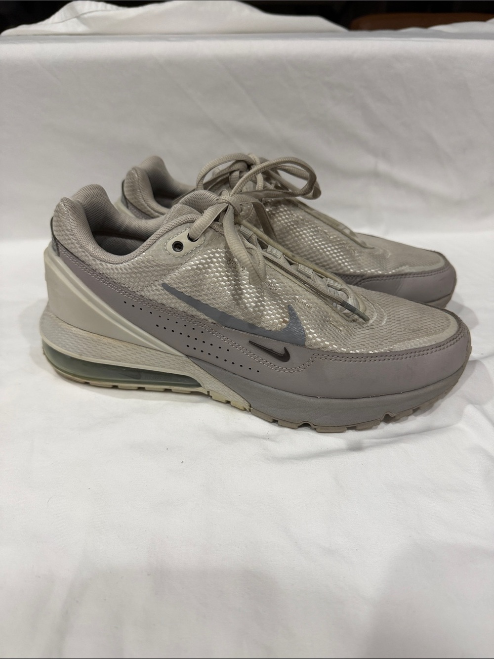 Nike air max Men’s Lightweight Grey Mesh Air Cushion Sneakers